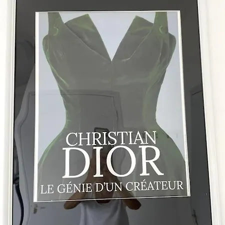 Joli 2 Pieces, A Cote Du Musee Dior Apartment *