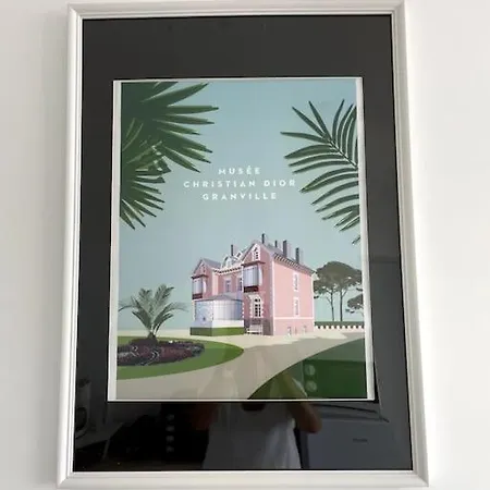 Joli 2 Pieces, A Cote Du Musee Dior * Granville